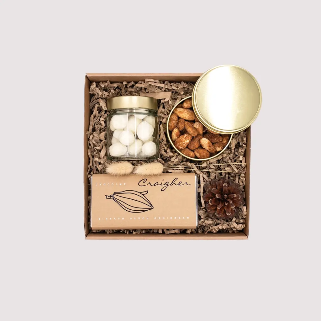 Elegante Geschenkbox mit Schokolade, Nüssen und Marshmallows – süße Aufmerksamkeit von Adam Geschenke