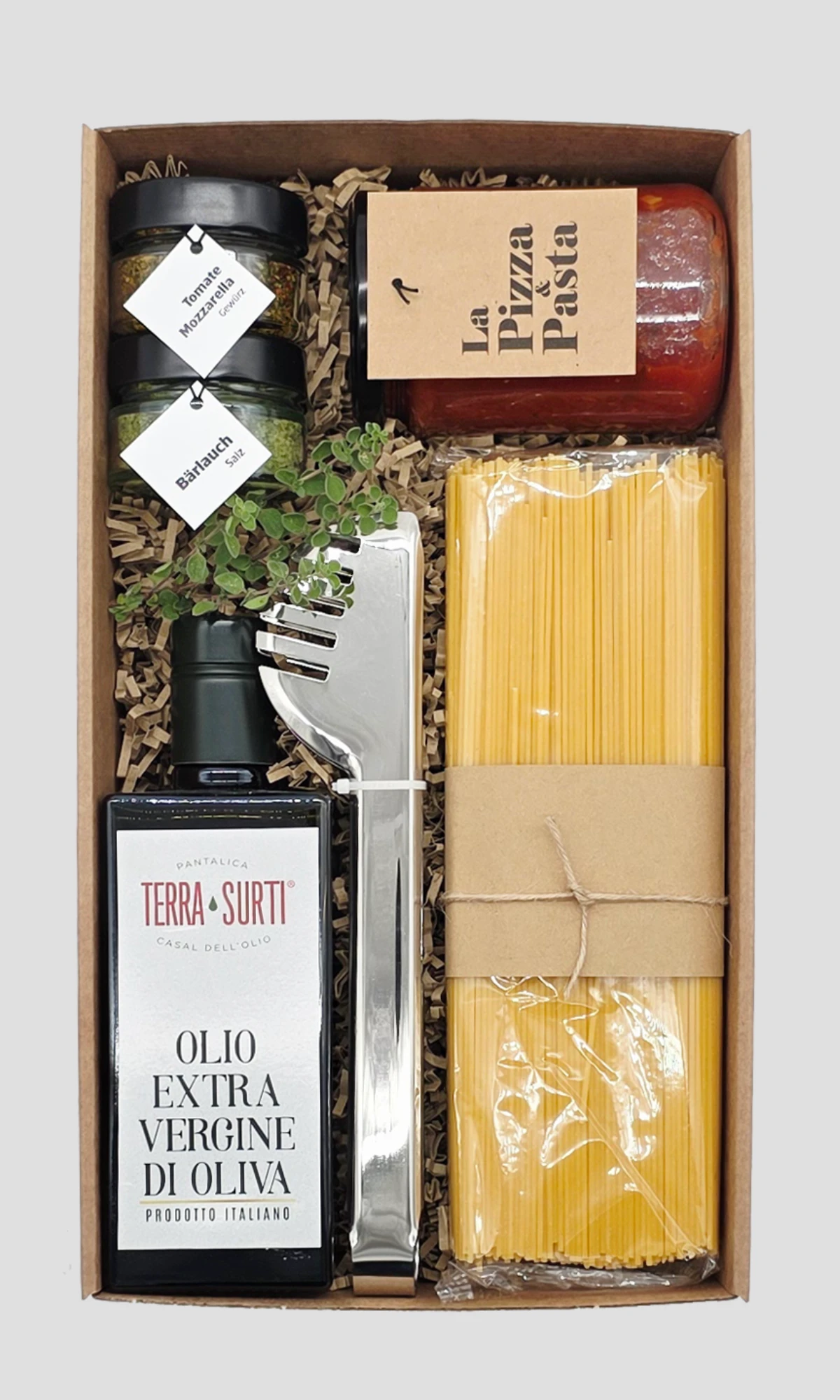 Italienisches Pasta-Set als kulinarisches Kundengeschenk mit Olivenöl, Gewürzen, Tomatensauce und Spaghetti - Adam Geschenke
