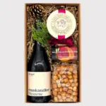 Geschenkbox „verführerisch“ von Adam Geschenke mit Muskateller Frizzante, süßen Spezialitäten und herzhaften Knabbereien